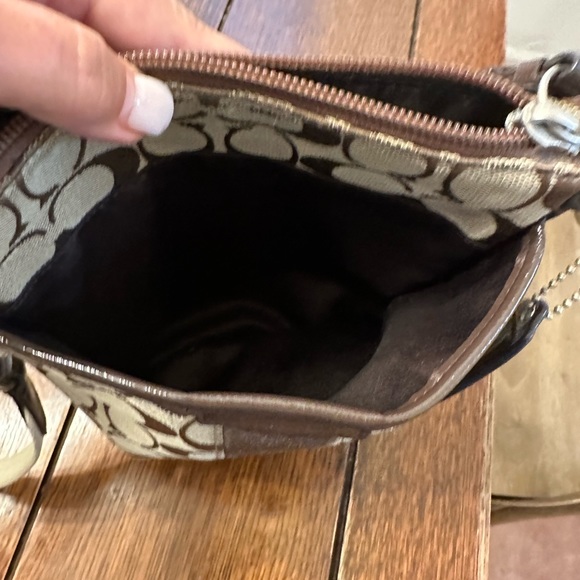 Coach Signature Crossbody Purse - Picture 8 of 10